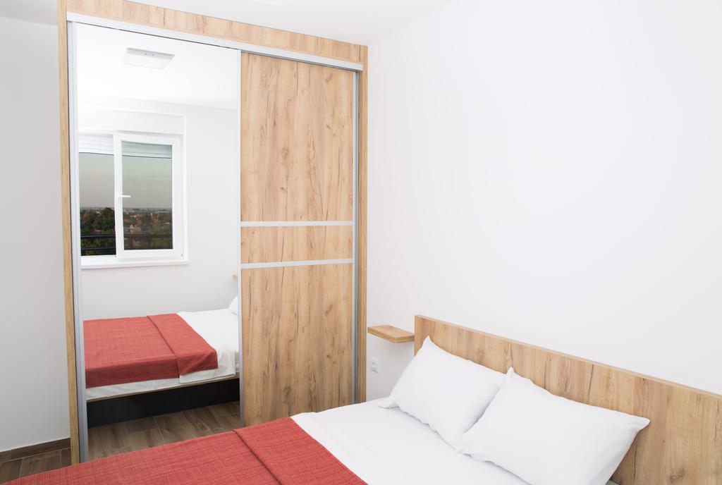 Apartment Koral รูมา ภายนอก รูปภาพ